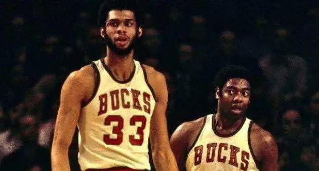 论员苏群在 论员苏群在